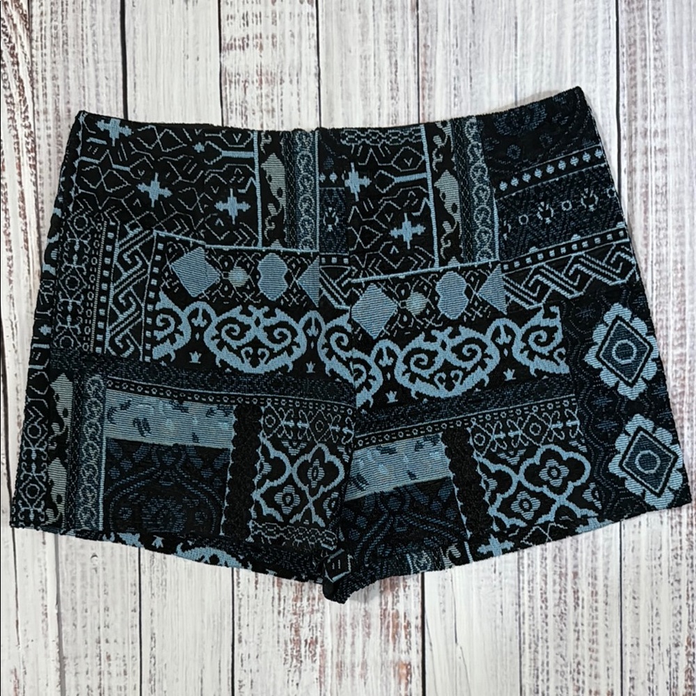 Ecote Textured Printed Shorts‎
